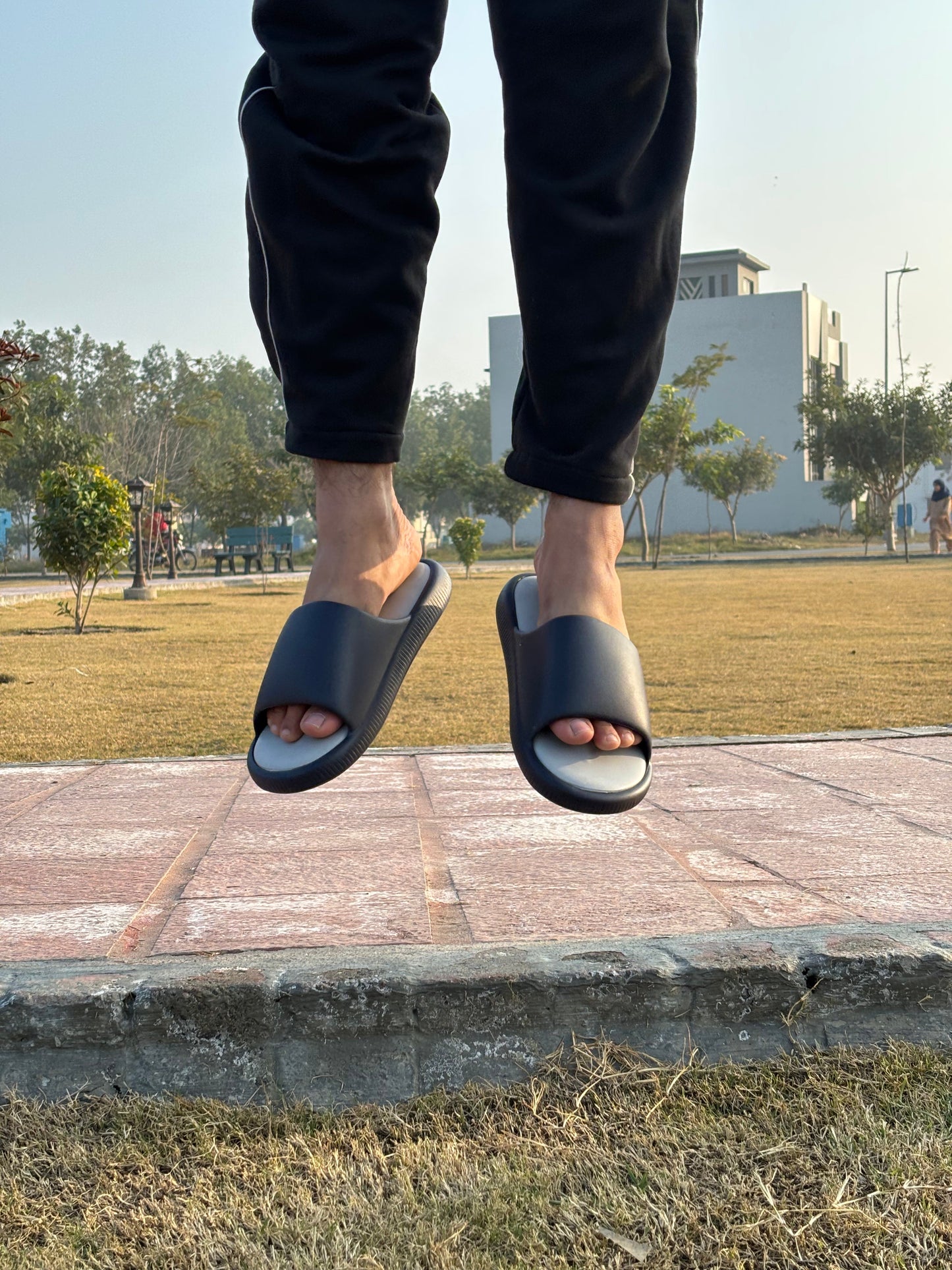 ZURBAN CLASSY SLIDES