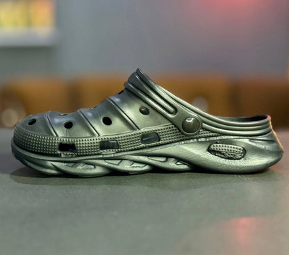 DECENT CROCS