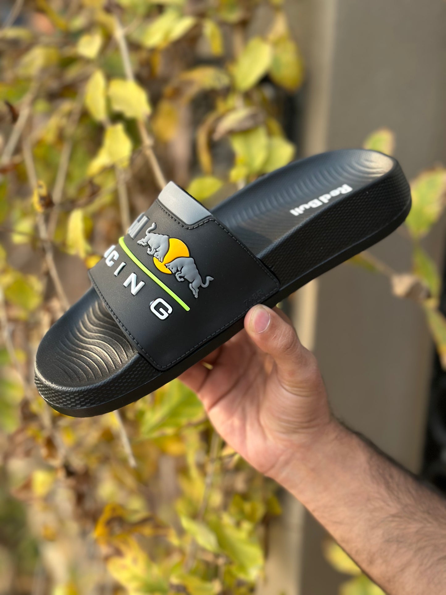 RED BULL PREMIUM SLIDES - BY ZURBAN